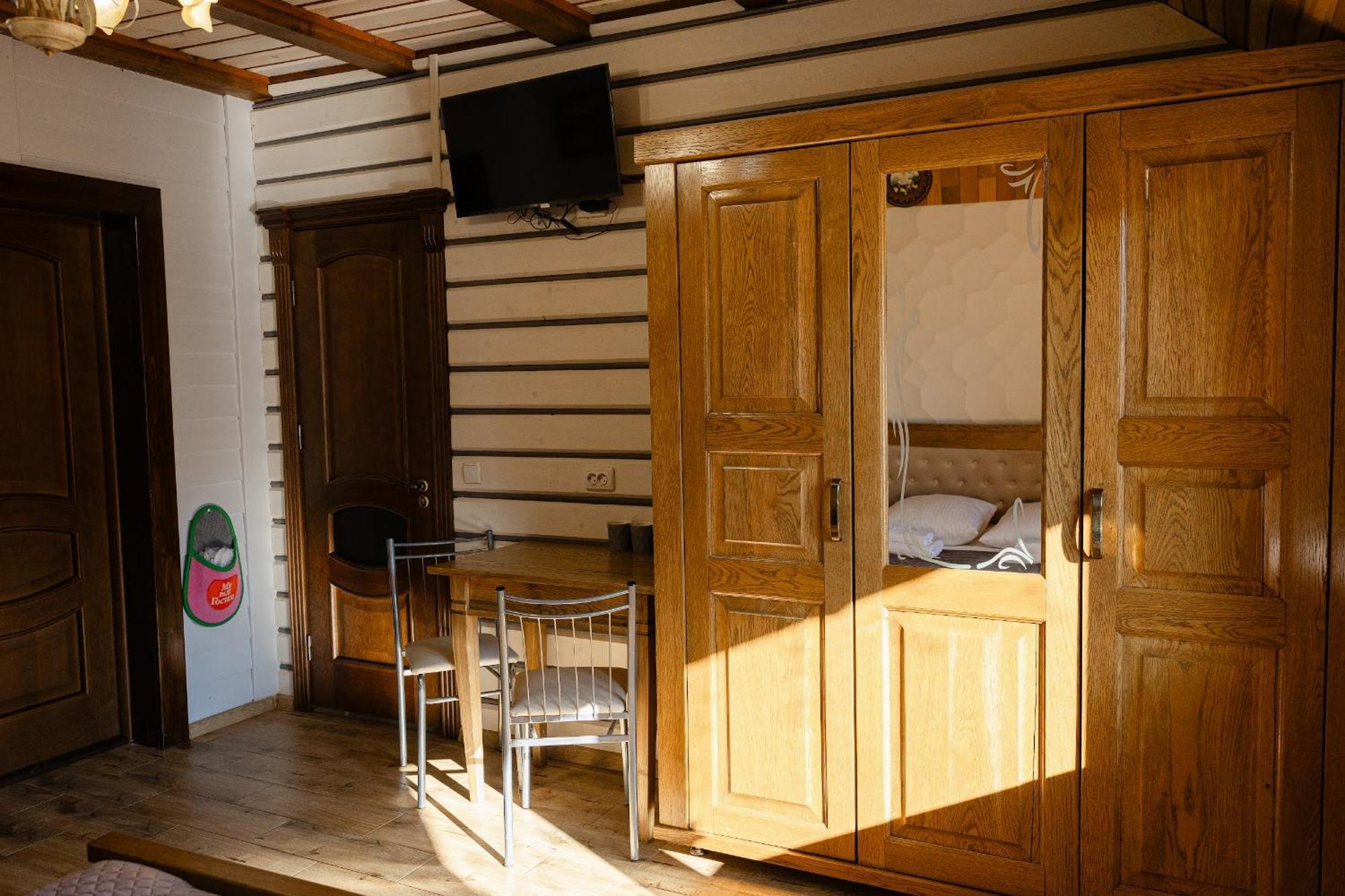 Zatyshok Nad Prutom Hotel Boekovel Buitenkant foto