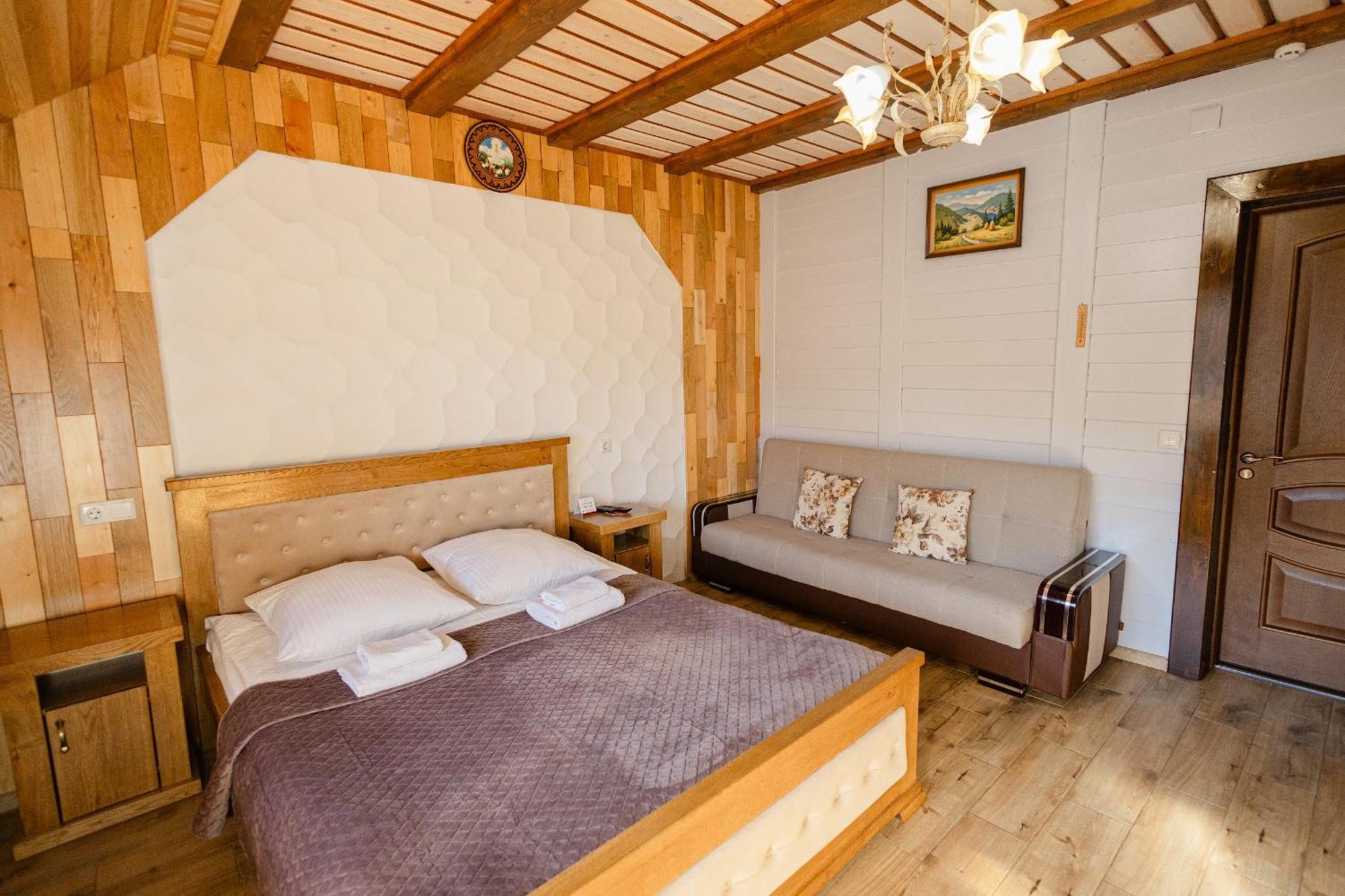 Zatyshok Nad Prutom Hotel Boekovel Buitenkant foto